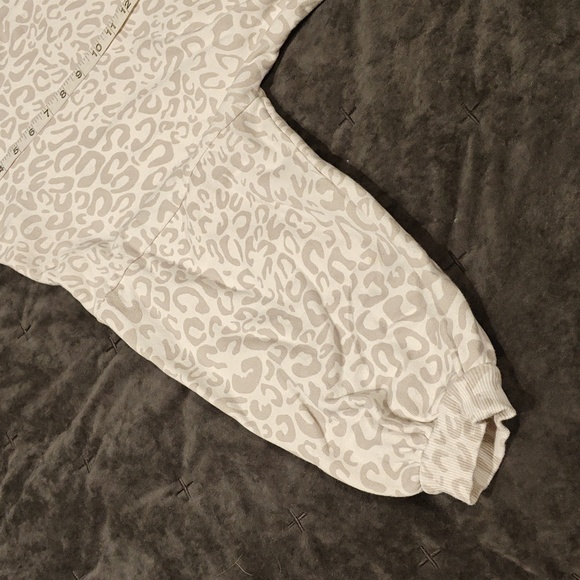 Time and Tru animal print sweatshirt - Picture 5 of 8